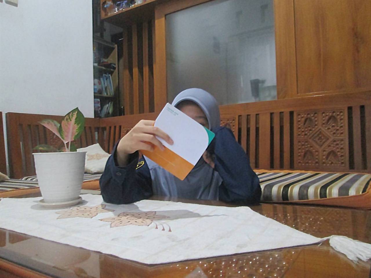 Ketertinggalan Perkembangan Perbankan Syariah Indonesia Akibat Dilema Keputusan Konsumen
